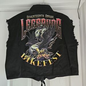 Womens 17th Annual Leesburg Bikefest 2013 Large Button Down Crop Cotton Top EUC